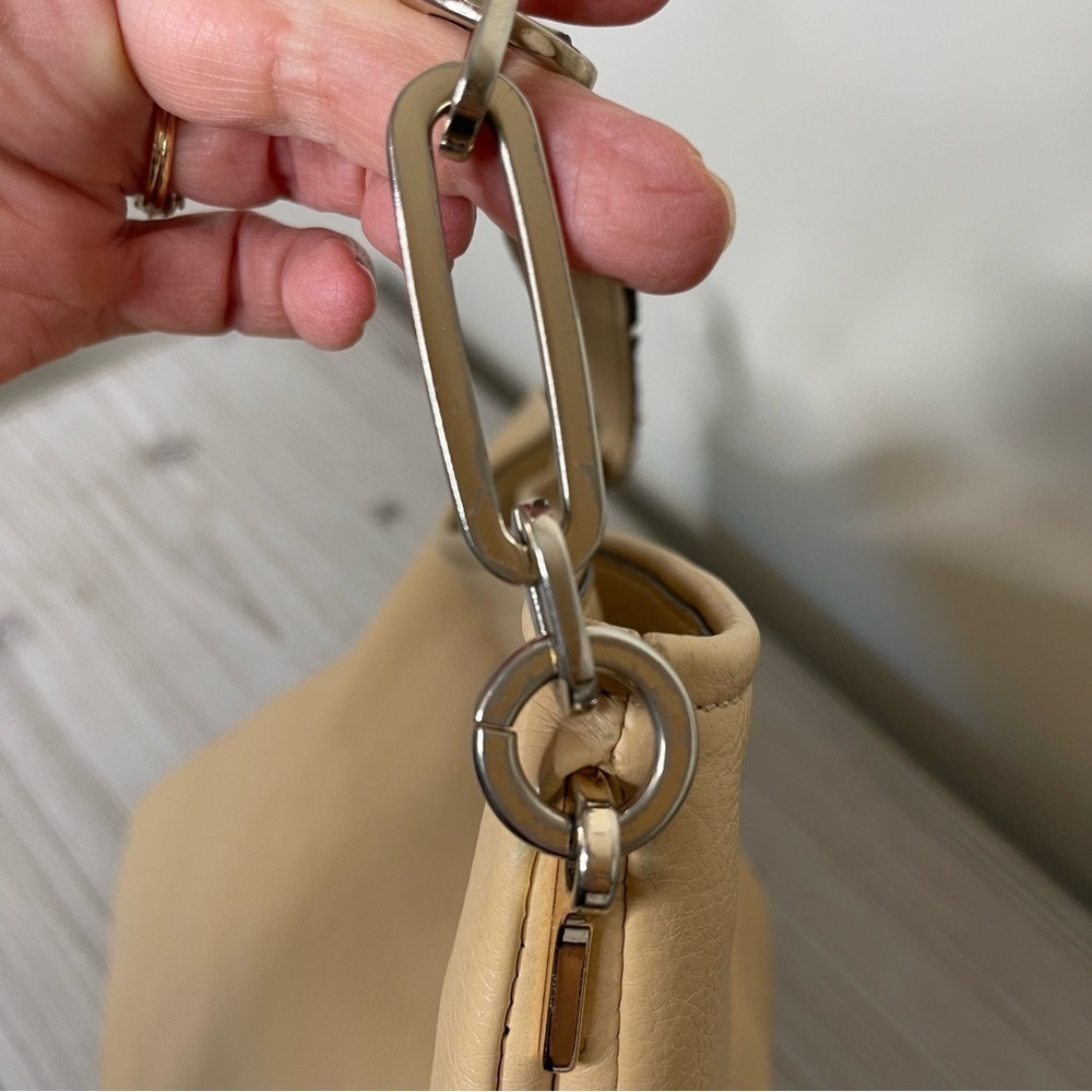 Coach 27858 Madison Hobo Bag in Leather beige esthetic minimalist - Picture 4 of 9